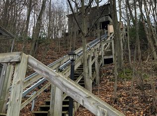 106 Prospect St, Grand Haven, MI 49417