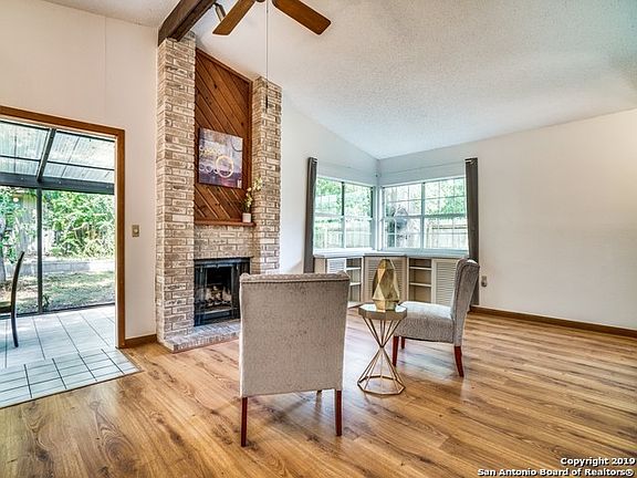 4th image of 16350 Bitter Creek St