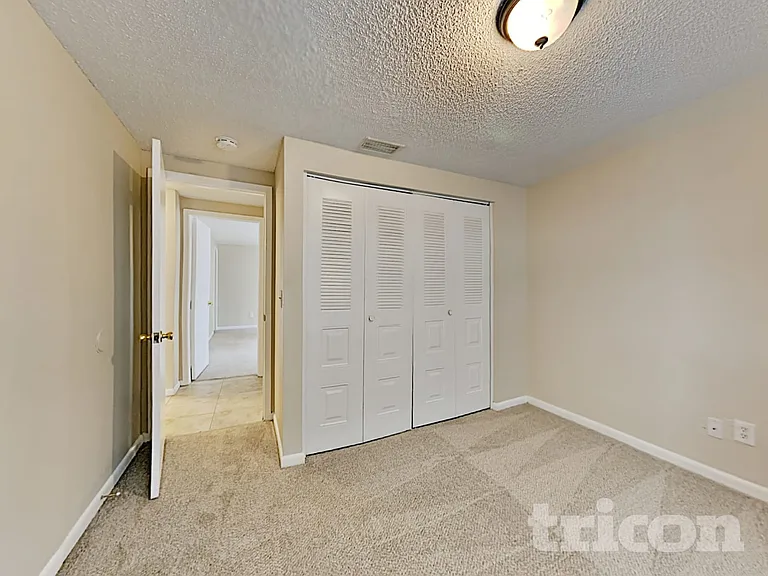 2308 Selkirk St — Photo 30