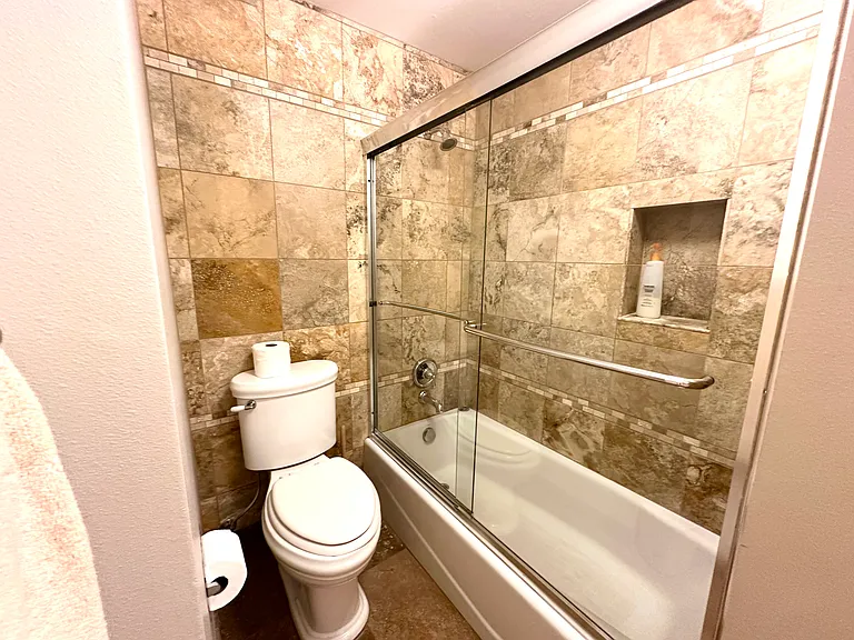 9418 Valhalla Way #B — Photo 11