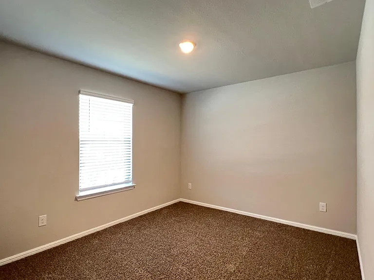 1416 Dillard Creek Dr — Photo 18