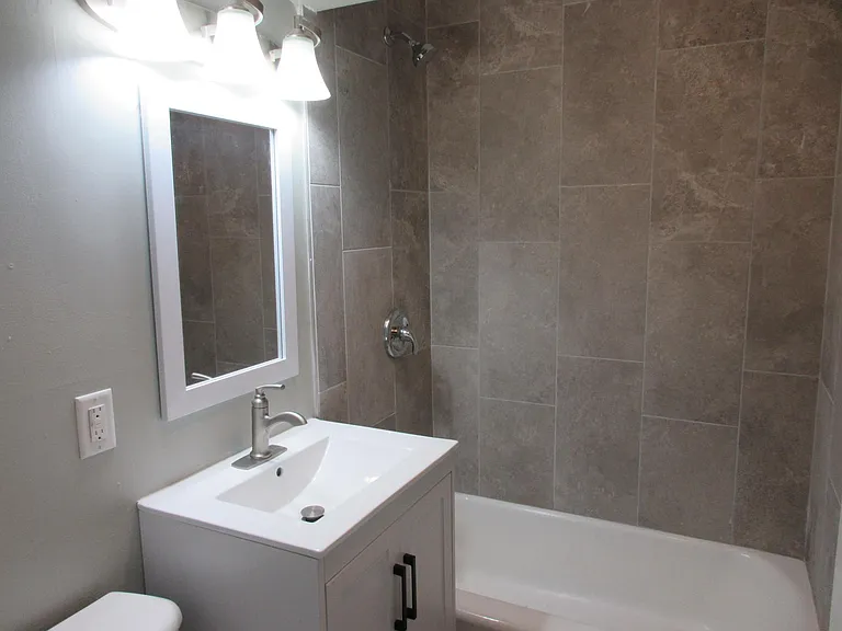 4729 California St — Photo 4