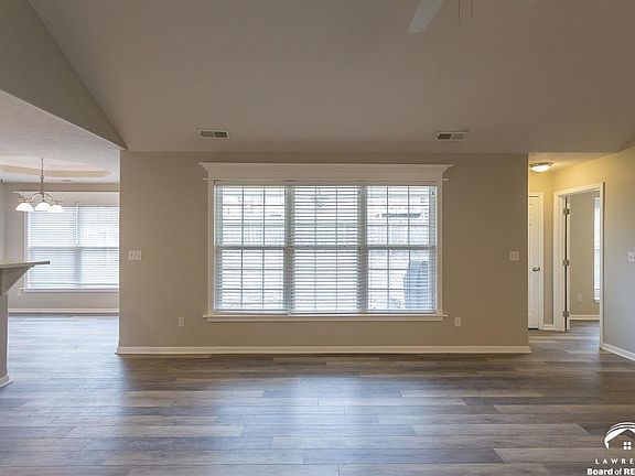 4th image of 527 N Salsbury Ct