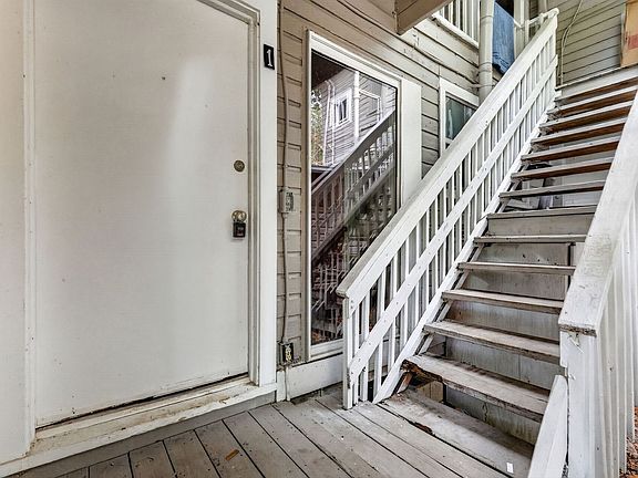 5th image of 527 E Lemon Ave APT 3