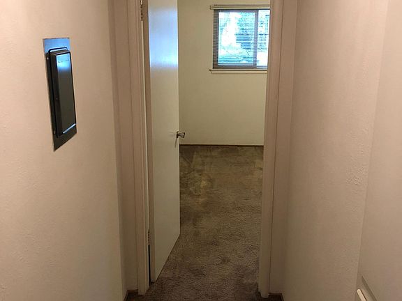 3rd image of 2618 F St APT 1