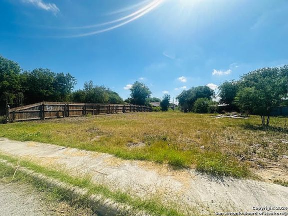 2nd image of 608 san gabriel LOT 73