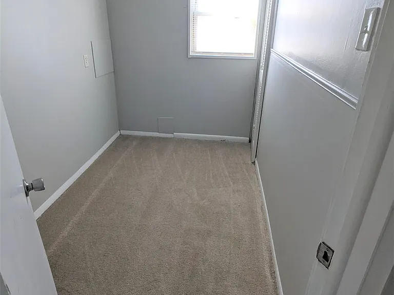 517 E Troy Ave — Photo 19