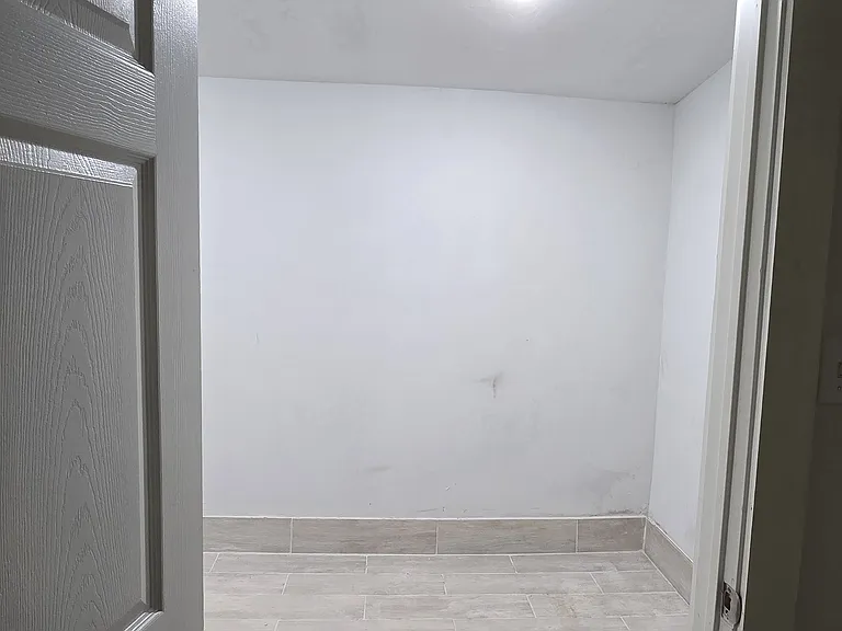 704 W Avenue B — Photo 20