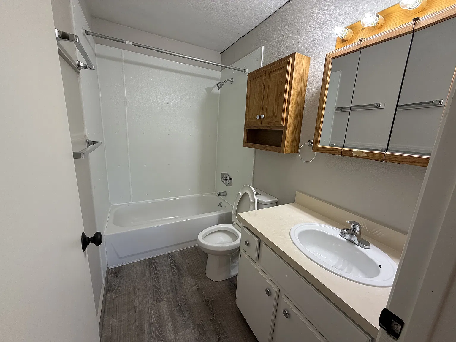 111 S. Willow Road - Apt 16 — Photo 4