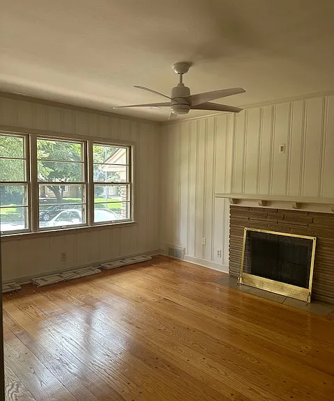 1204 W 68th Ter — Photo 11