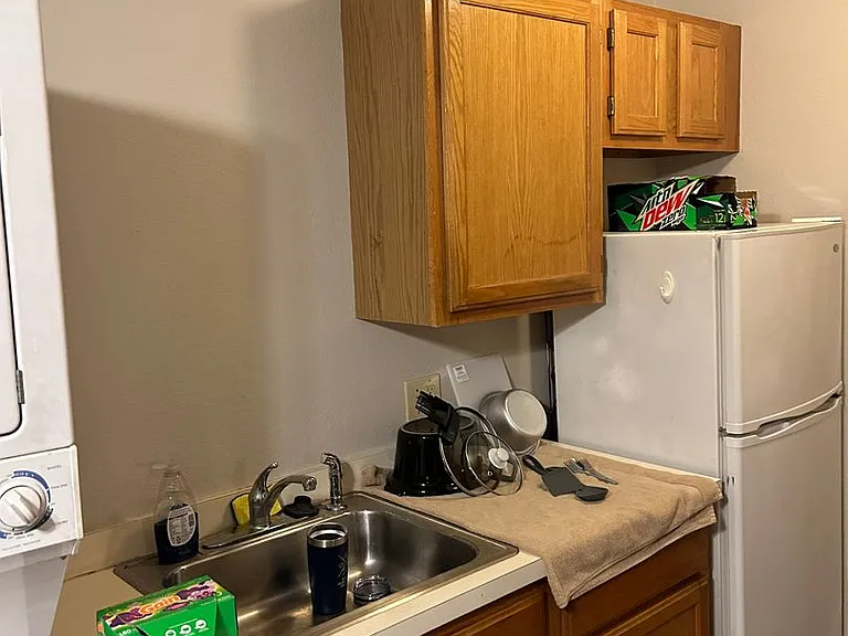 980 W Cleveland St #9 — Photo 3