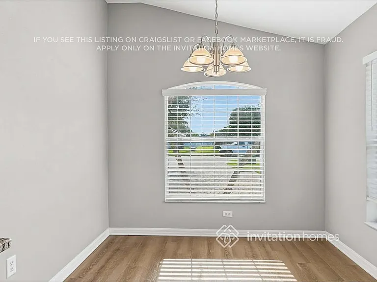 3282 Merrick Ave — Photo 7