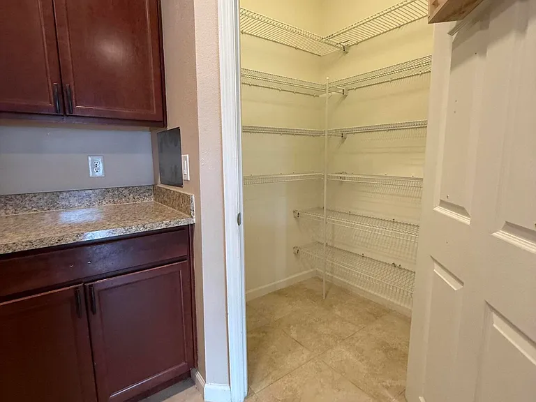 1070 Swiss Pointe Ln SW — Photo 6