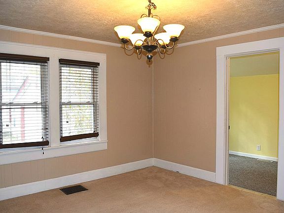 5th image of 706 N Main St