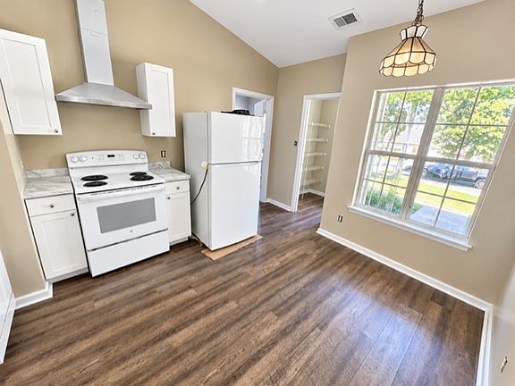 5th image of 23 Daveitta Dr