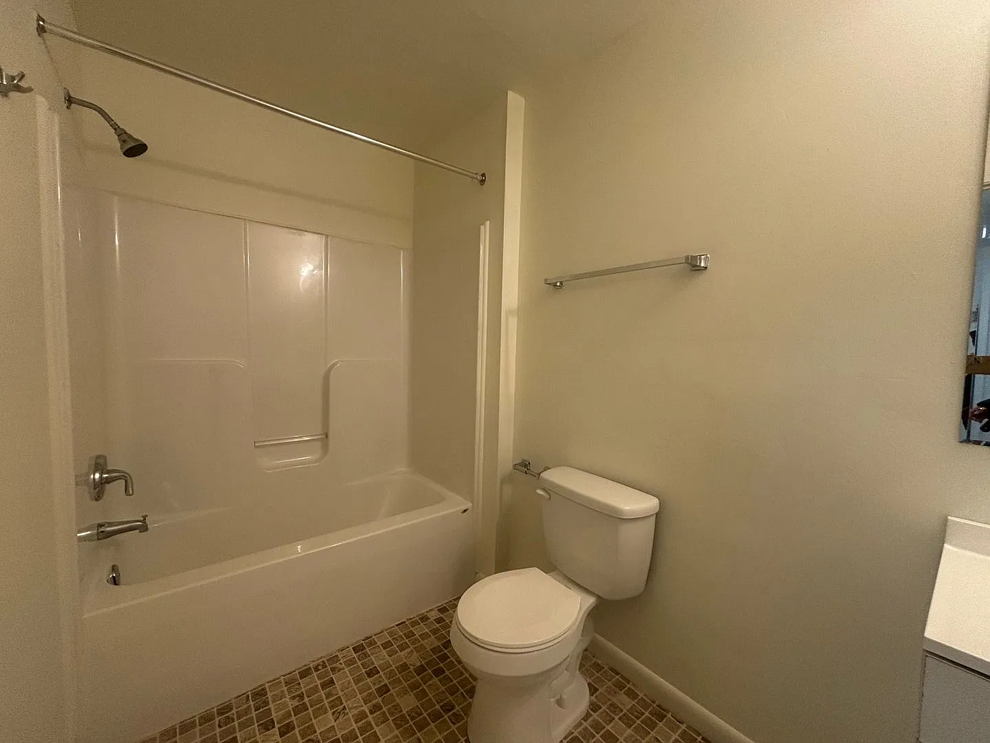 Christiansburg, 4 BR / 3 BA, Available Oct. 26th 2026 — Photo 4