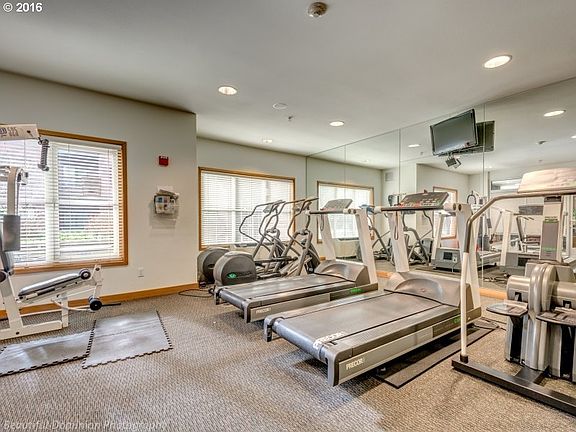 5th image of 300 W 8th St Unit 216