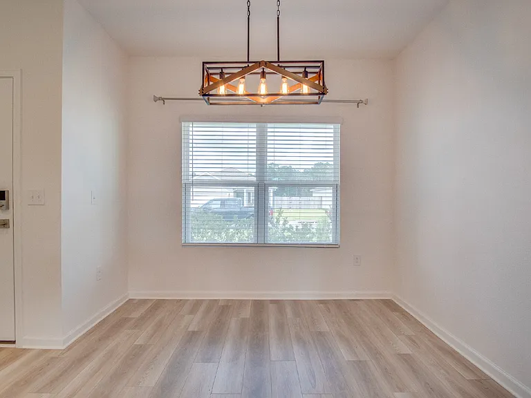 6625 Sun Tree Cir — Photo 5