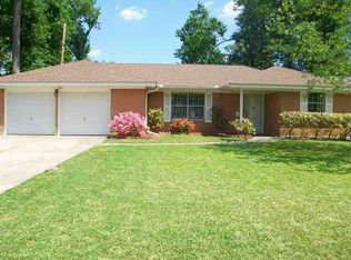 960 Iris Ln, Beaumont, TX 77706