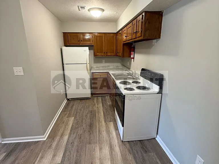 31 Hurley St #15 — Photo 9