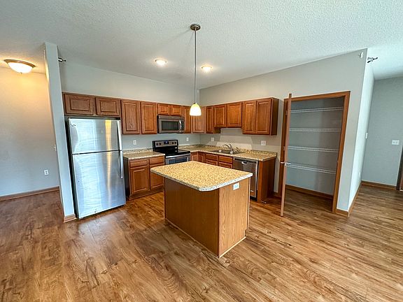 5th image of 135 Campus Ave Unit 102