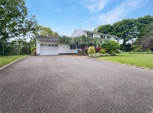 12 Beacon Ln, East Northport, NY 11731