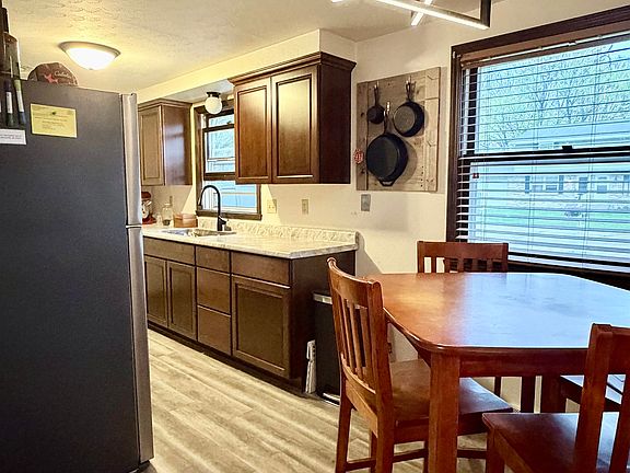 4th image of 1225 Delray Dr