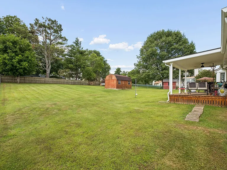 504 Riverview Dr — Photo 34