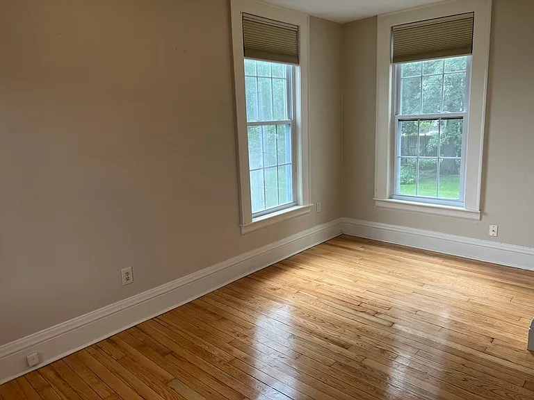 35 Locust St #1 — Photo 16
