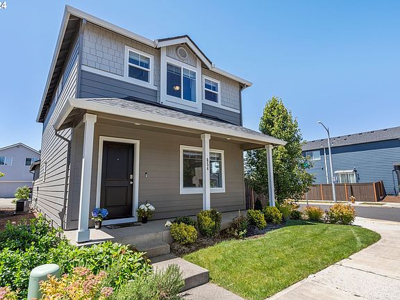 2nd image of 654 NE 138th Pl