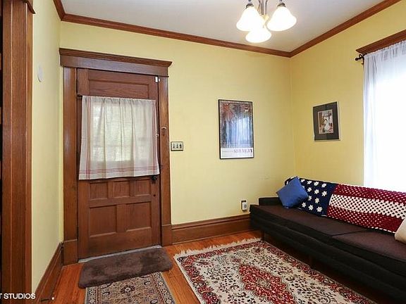 2nd image of 3611 Wyandotte St