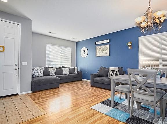 5th image of 11054 Hillsborough Ct