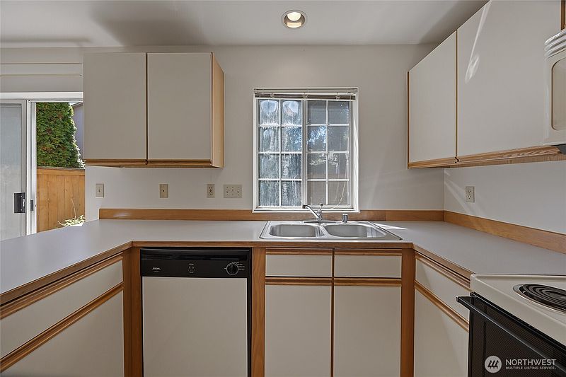 3rd image of 19620 80th Avenue W #J