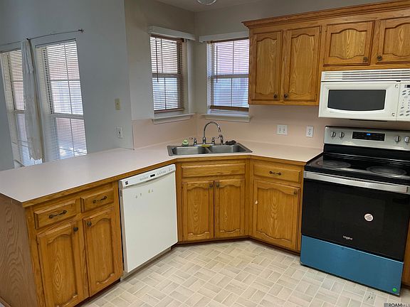 4th image of 218 Edgehaven Dr