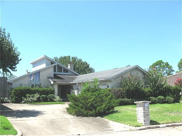 1st image of 2702 Kingsbrook Ln