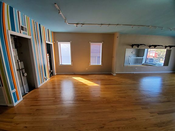 5th image of 2115 N Damen Ave