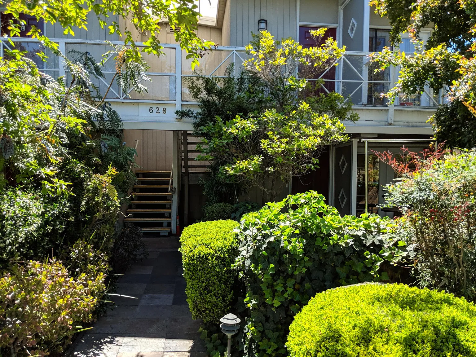 3 bed, 1200 sqft, $5,800 — Photo 1