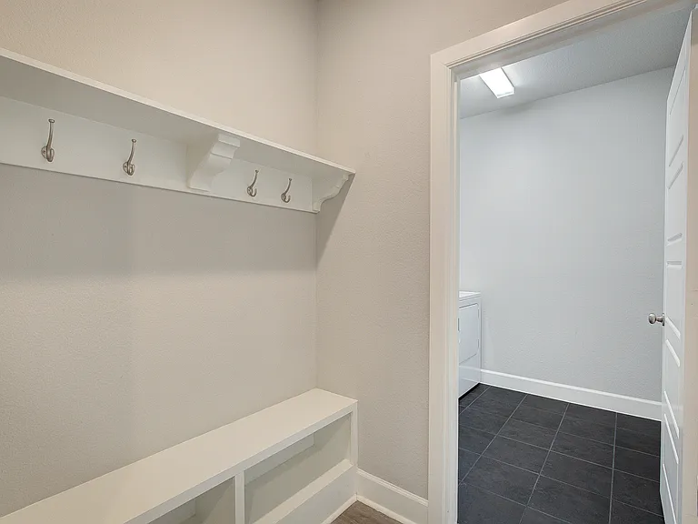 1817 Arbor Dr — Photo 6