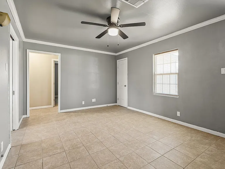 3209 Chestershire Dr — Photo 8