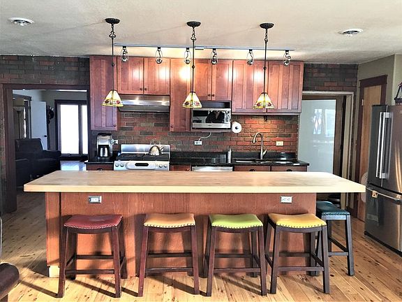 2nd image of 621 N 17th Ave
