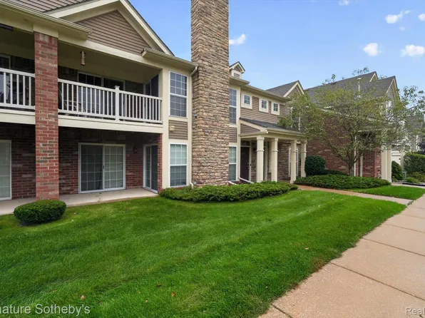 4357 Deeside Dr, Brighton, MI 48116