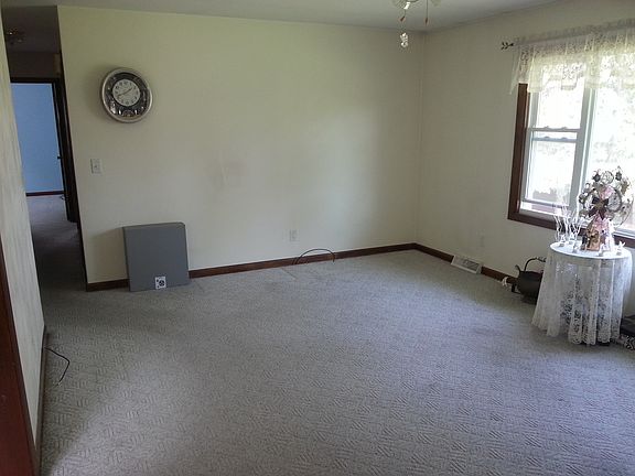 3rd image of 11463 Robin Hood Dr