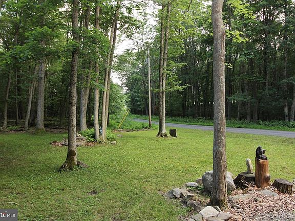 3rd image of 210 Bobolink Dr