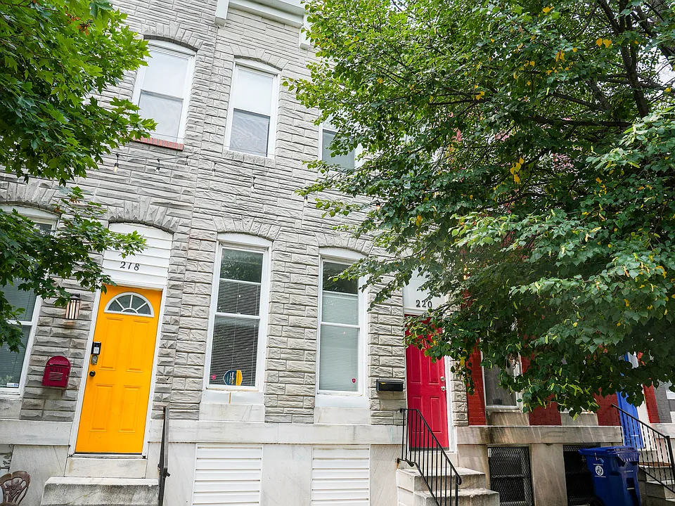 220 N Luzerne Ave
