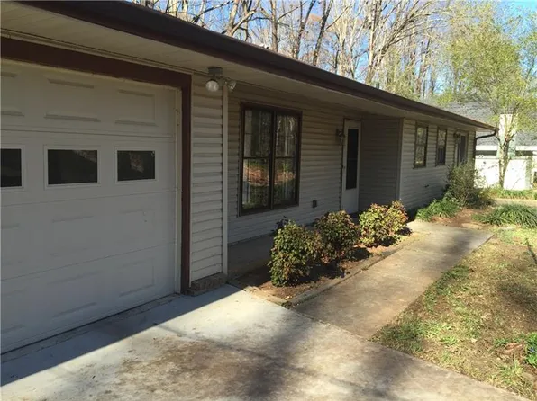 1139 Timberland Dr SW, Lilburn, GA 30047