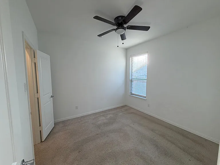 2521 Birchcrest Dr — Photo 8