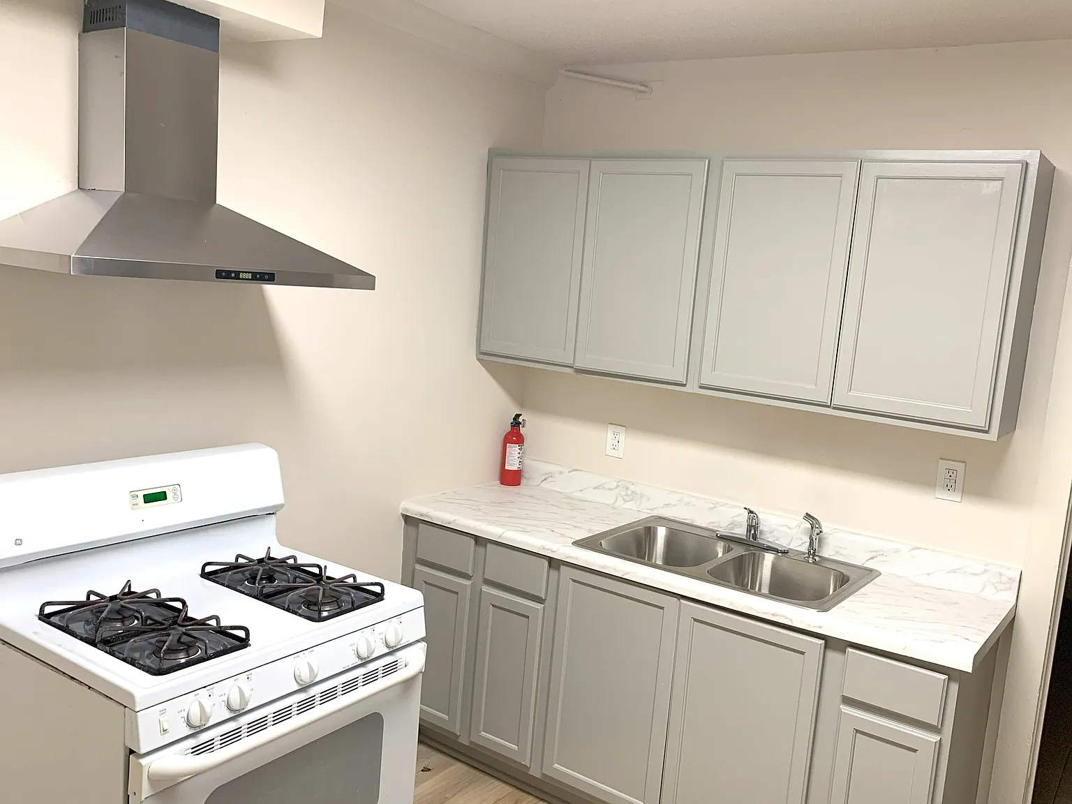 1300 Brown Ave — Photo 2