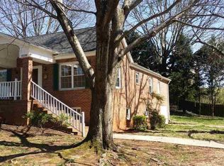 1026 E Perry Rd, Greenville, SC 29609