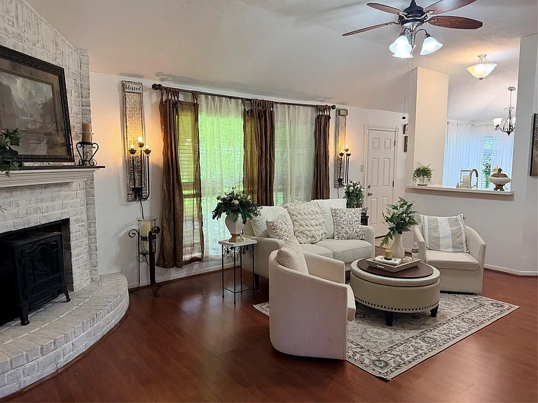 8602 Lazy Brook Ln — Photo 2