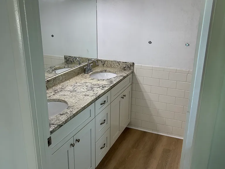 2247 Claiborne Dr — Photo 8